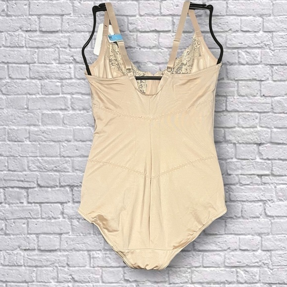 Maidenform Firm Control Shapewear Lace-Trim Body Shaper - Picture 3 of 7